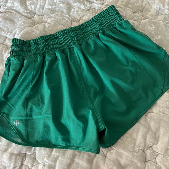 Lululemon Hotty Low Rise Lined Shorts - Picture 4 of 5